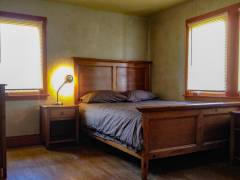 Bedroom trim plaster-43